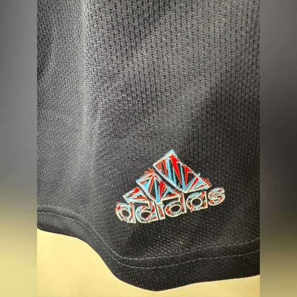 Sporty adidas shorts size large (new) - Picture 2 of 6